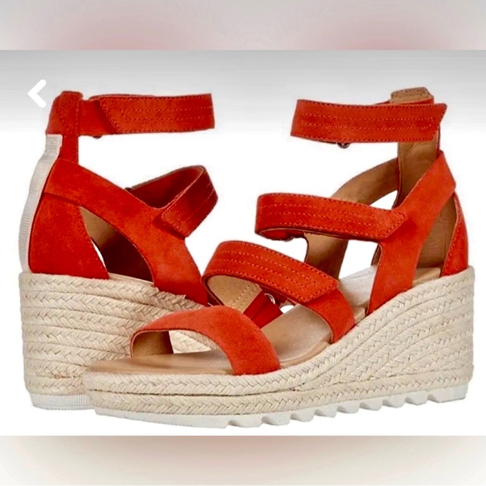Closeout Sorel Cameron Multi strap wedge 8.5 signal Red RARE